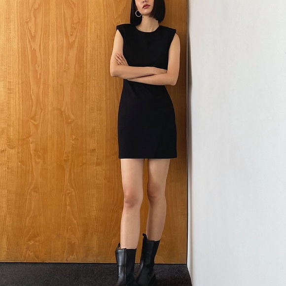 Aritzia mini dress BRAND NEW - Picture 1 of 3